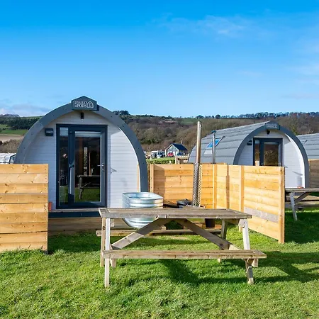 Daire Wyke - Pod 1 Guisborough